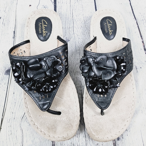 CLARKS | Artisan leather flower detail thong flipflop sandals - Picture 1 of 9